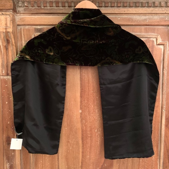 Vintage Elaine Gold For Collection XIIX LTD Rayon/ Silk Velvet Scarf - Picture 9 of 13
